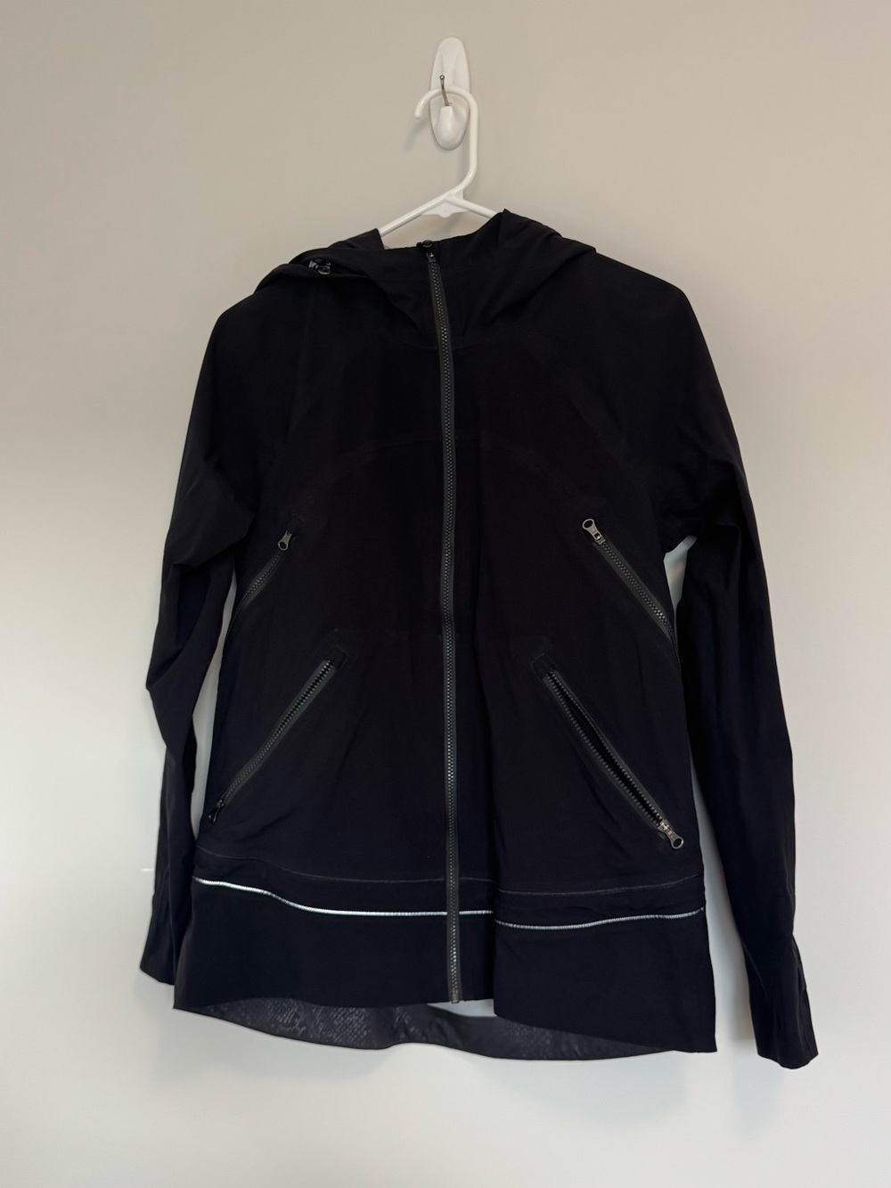 Lululemon Aint No Rain Jacket
Black